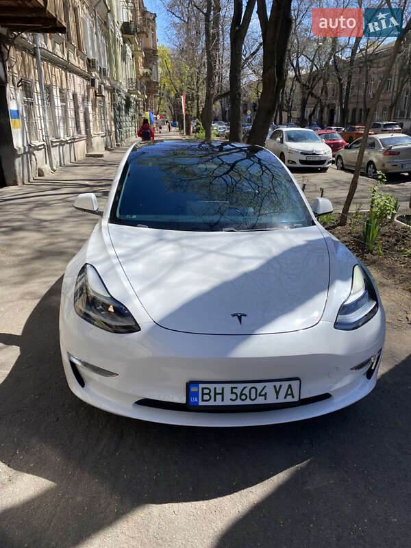 Tesla Model 3 2021