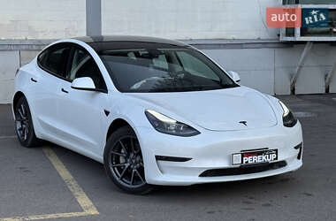 Седан Tesla Model 3 2023 в 