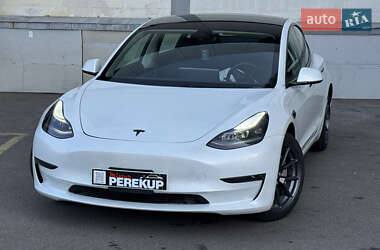 Седан Tesla Model 3 2023 в 