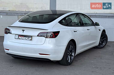 Седан Tesla Model 3 2023 в 