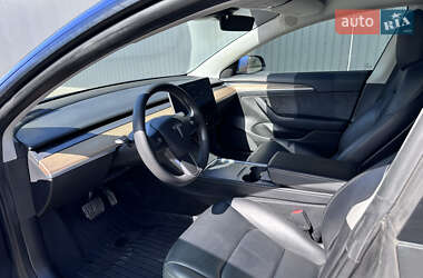 Седан Tesla Model 3 2022 в 