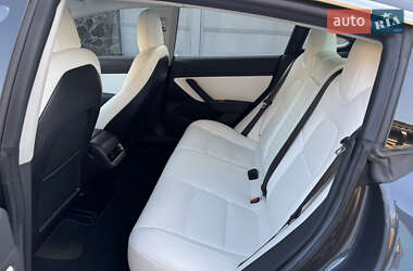 Седан Tesla Model 3 2018 в Черкассах