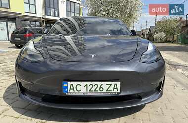 Седан Tesla Model 3 2022 в 