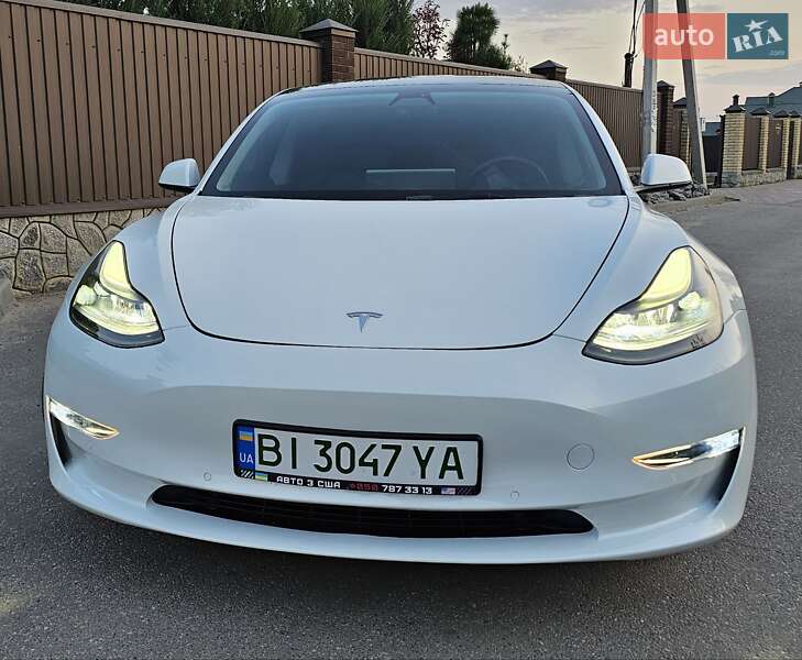 Седан Tesla Model 3 2022 в Полтаве