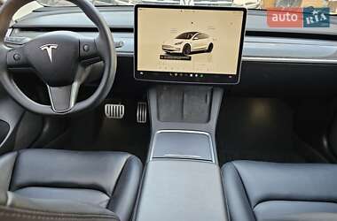 Седан Tesla Model 3 2022 в 