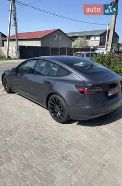 Седан Tesla Model 3 2021 в 