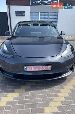 Седан Tesla Model 3 2021 в 