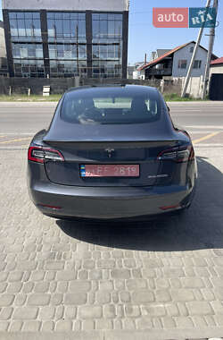 Седан Tesla Model 3 2021 в 