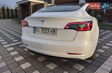 Седан Tesla Model 3 2021 в 