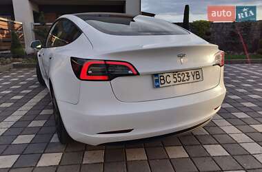 Седан Tesla Model 3 2021 в 