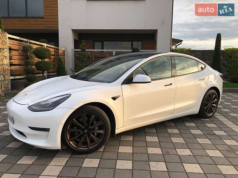 Tesla Model 3 2021