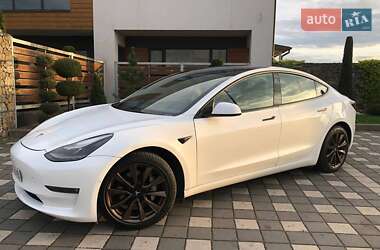 Седан Tesla Model 3 2021 в 
