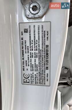 Седан Tesla Model 3 2021 в 