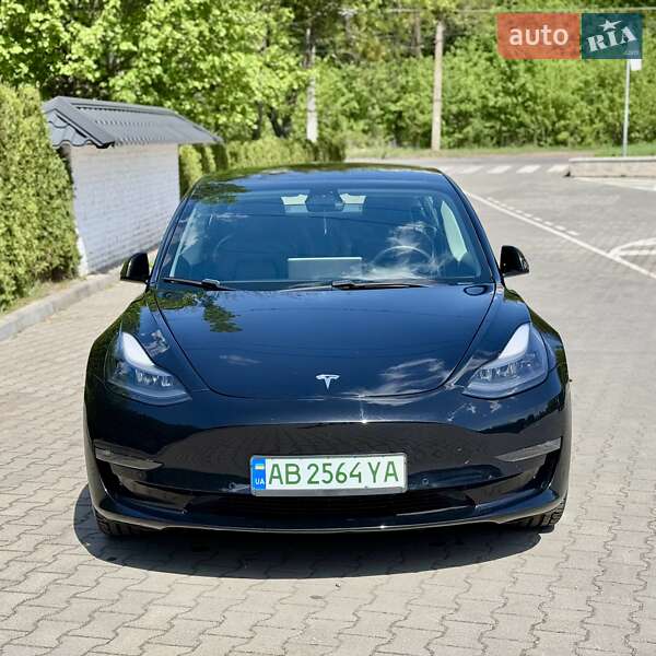 Седан Tesla Model 3 2021 в Виннице