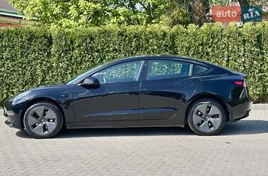 Седан Tesla Model 3 2021 в 