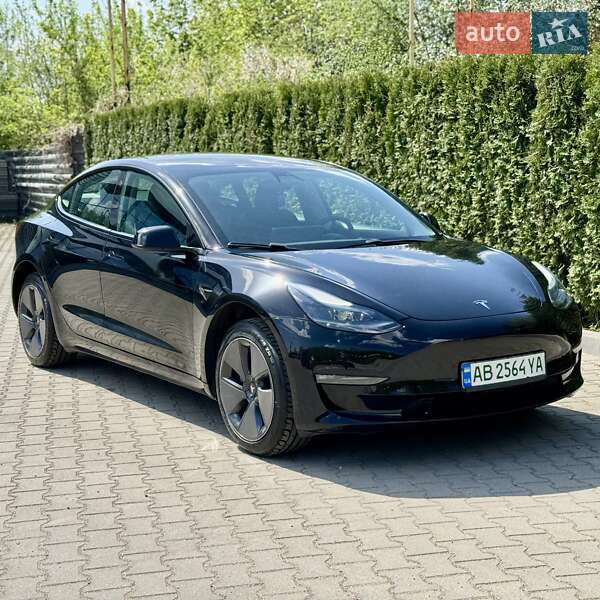 Седан Tesla Model 3 2021 в Виннице