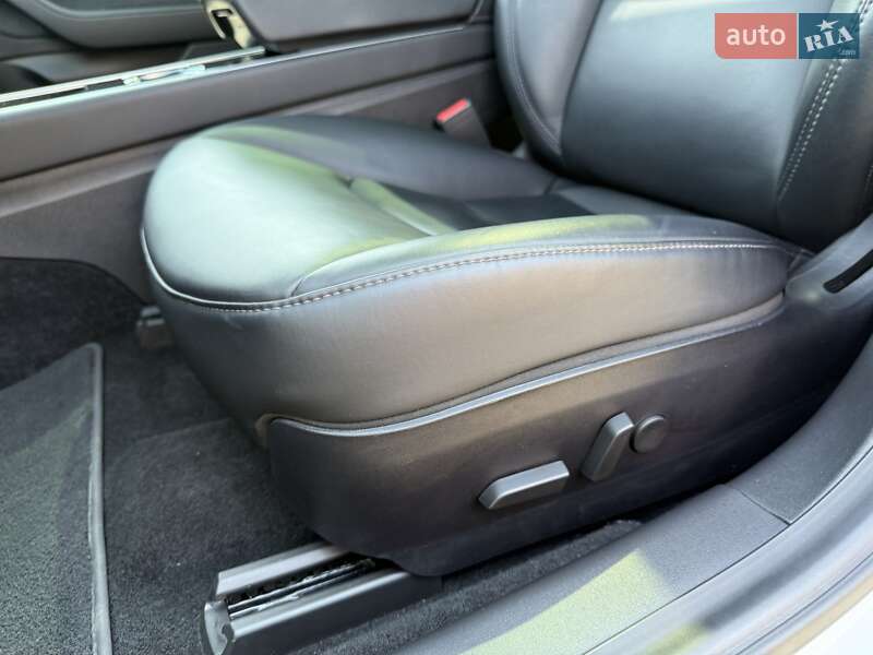 Седан Tesla Model 3 2019 в Киеве