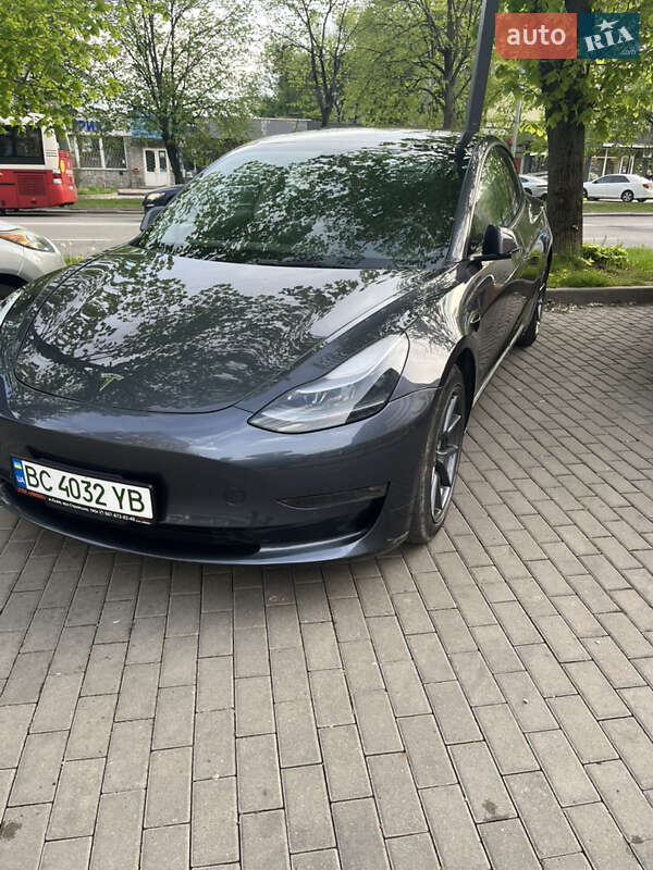Tesla Model 3 2022