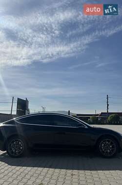 Седан Tesla Model 3 2019 в 