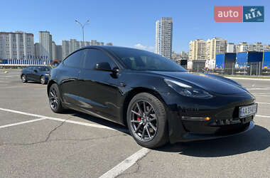 Седан Tesla Model 3 2021 в 