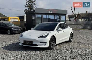 Седан Tesla Model 3 2020 в 