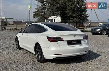 Седан Tesla Model 3 2020 в 