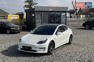 Седан Tesla Model 3 2020 в 