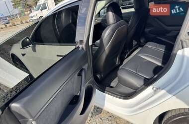 Седан Tesla Model 3 2020 в 