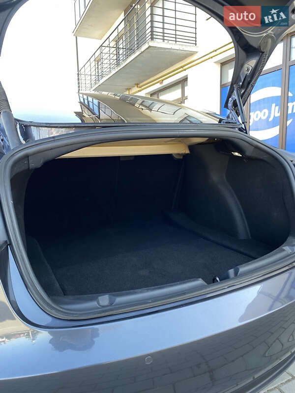 Седан Tesla Model 3 2021 в Кременце