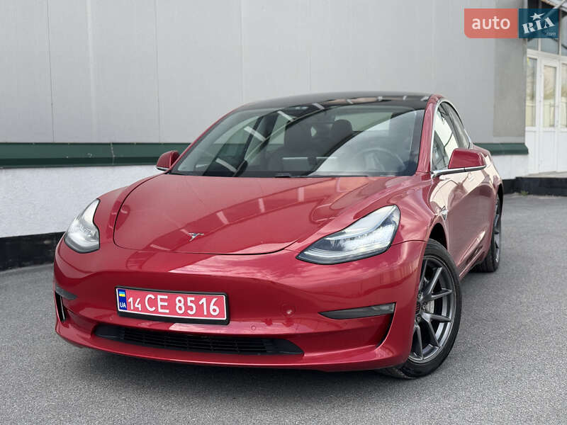 Седан Tesla Model 3 2019 в Виннице
