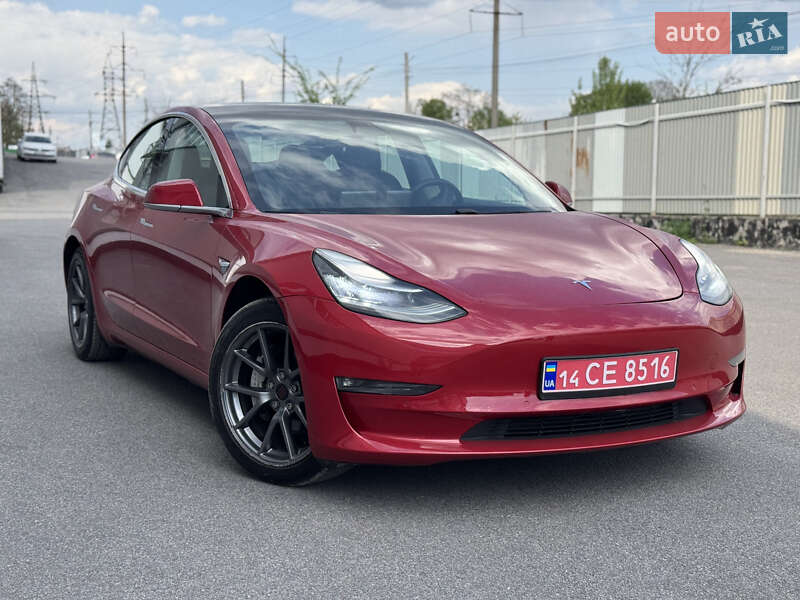 Седан Tesla Model 3 2019 в 