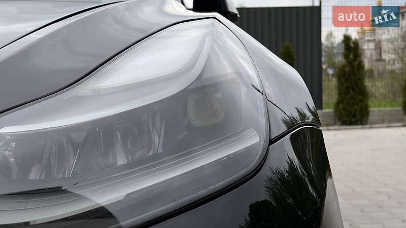 Седан Tesla Model 3 2021 в Львові