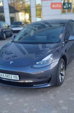 Седан Tesla Model 3 2022 в 