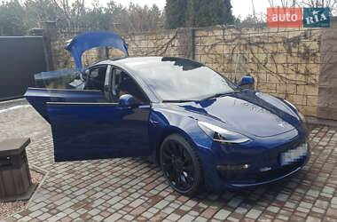 Седан Tesla Model 3 2023 в Києві