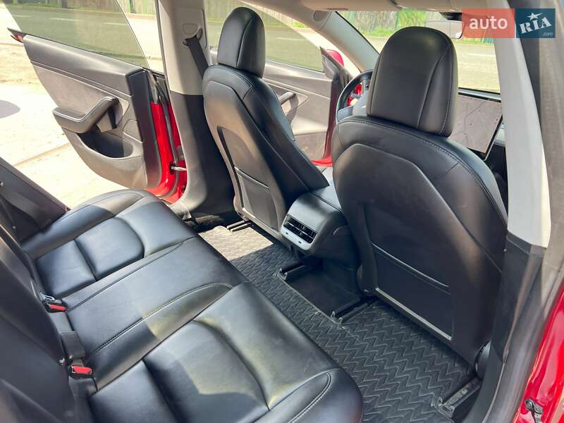 Седан Tesla Model 3 2018 в Славянске