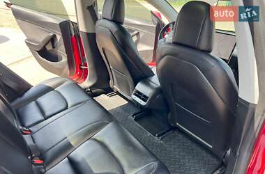 Седан Tesla Model 3 2018 в 