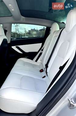 Седан Tesla Model 3 2018 в 