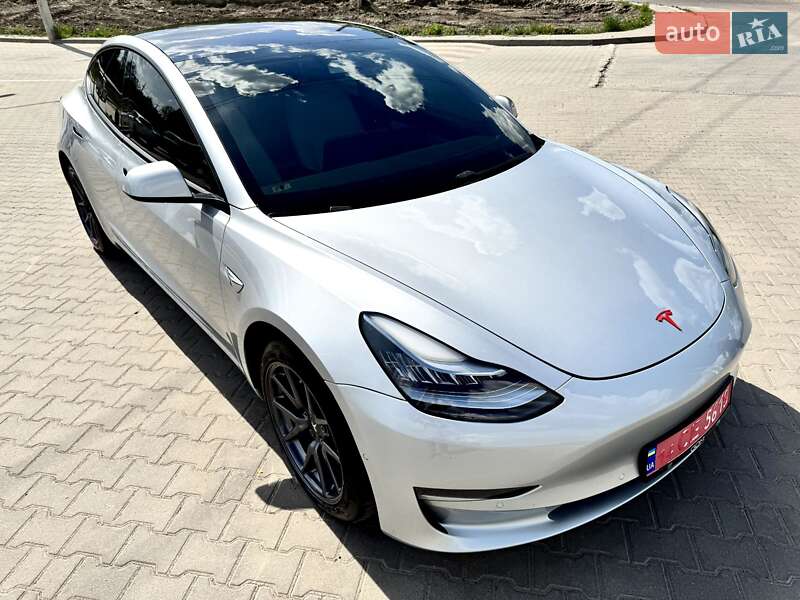 Седан Tesla Model 3 2018 в 