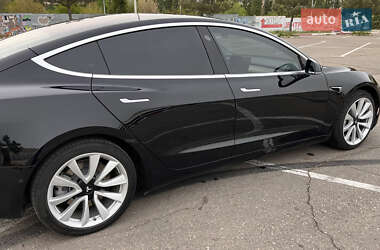 Седан Tesla Model 3 2019 в 
