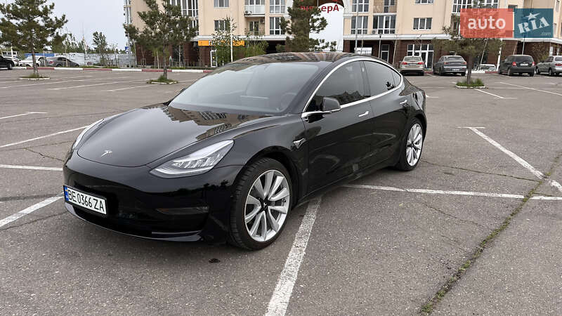 Tesla Model 3 2019