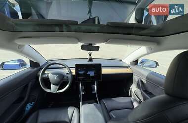 Седан Tesla Model 3 2020 в 