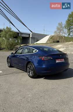 Седан Tesla Model 3 2020 в 