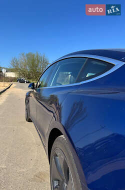 Седан Tesla Model 3 2018 в 