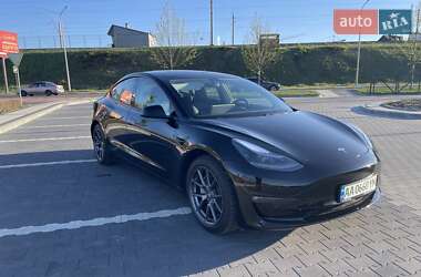 Седан Tesla Model 3 2021 в 