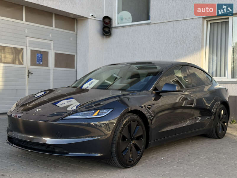 Седан Tesla Model 3 2024 в Луцьку