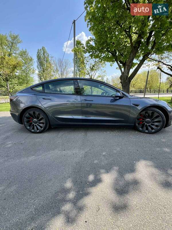 Седан Tesla Model 3 2022 в Днепре