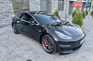 Седан Tesla Model 3 2019 в Києві