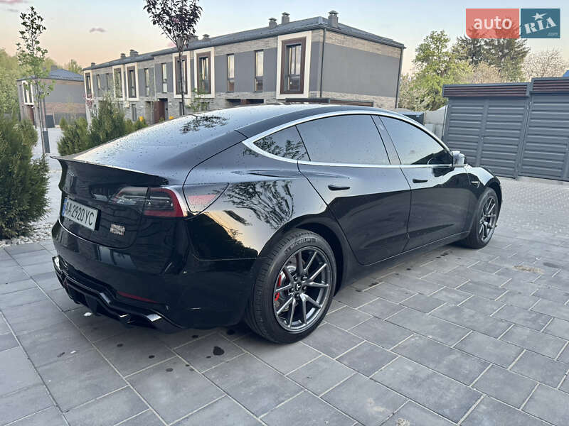 Седан Tesla Model 3 2019 в Киеве