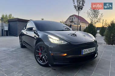 Седан Tesla Model 3 2019 в 