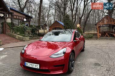 Седан Tesla Model 3 2020 в 
